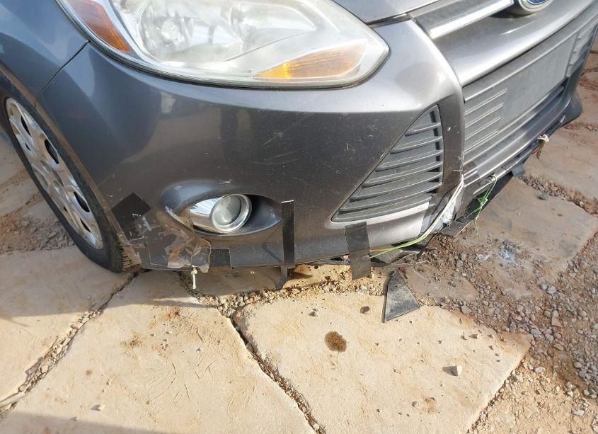 Photo 12 of 2012 Ford Focus SE (VIN 1FAHP3F24CL461770)