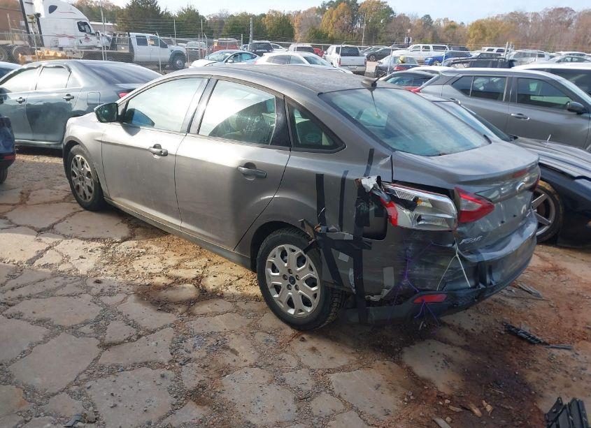 Photo 3 of 2012 Ford Focus SE (VIN 1FAHP3F24CL461770)