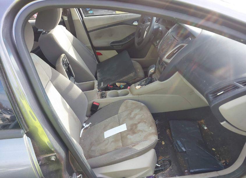 Photo 5 of 2012 Ford Focus SE (VIN 1FAHP3F24CL461770)