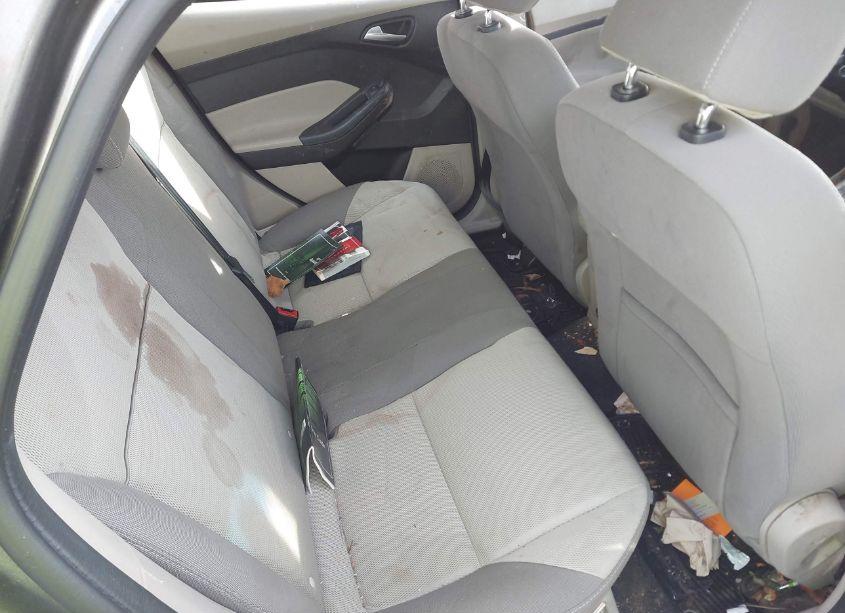 Photo 8 of 2012 Ford Focus SE (VIN 1FAHP3F24CL461770)