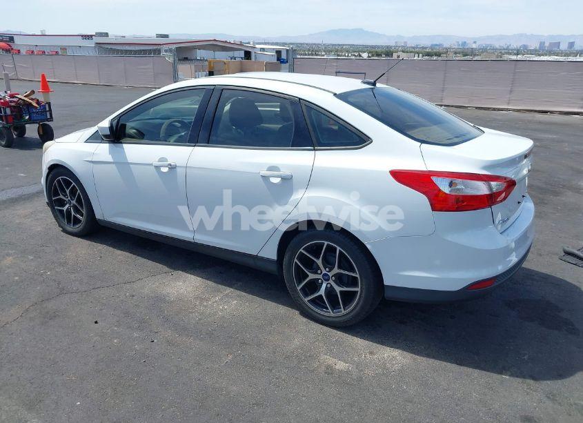 Photo 3 of 2012 Ford Focus SE (VIN 1FAHP3F24CL462319)