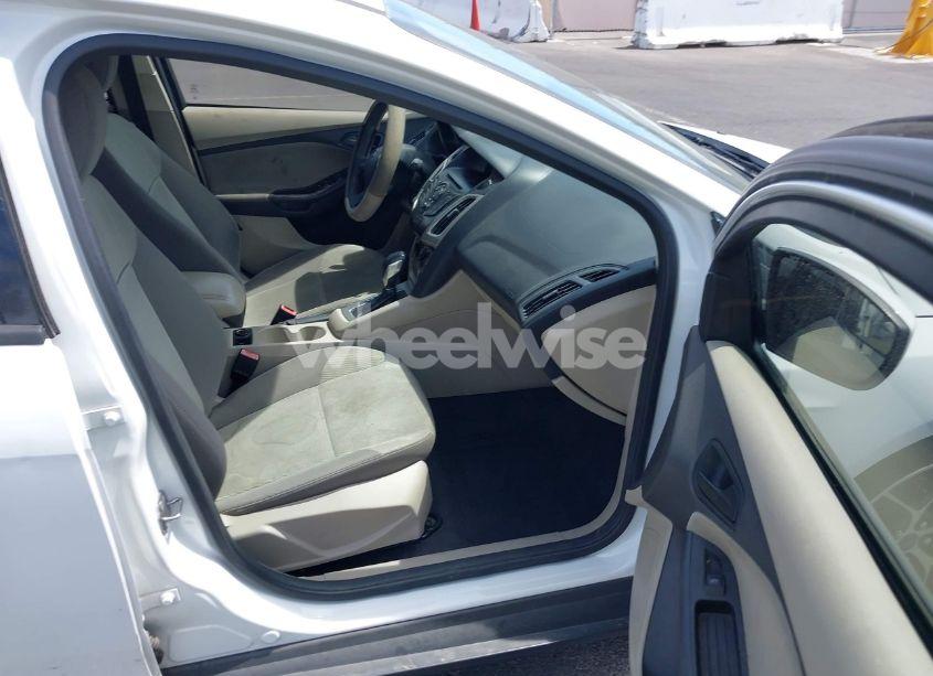 Photo 5 of 2012 Ford Focus SE (VIN 1FAHP3F24CL462319)