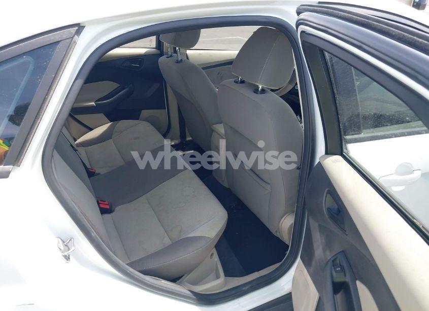 Photo 8 of 2012 Ford Focus SE (VIN 1FAHP3F24CL462319)