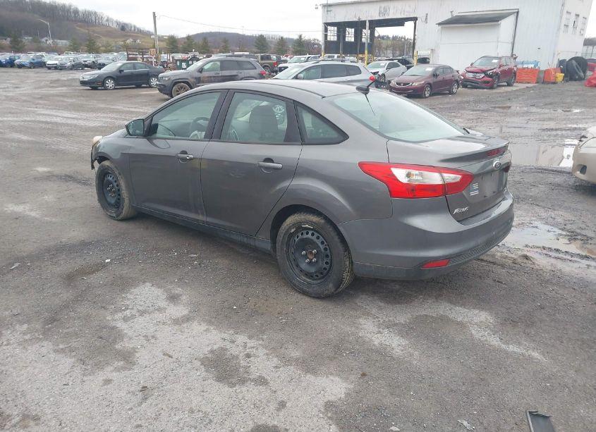 Photo 3 of 2012 Ford Focus SE (VIN 1FAHP3F24CL478360)