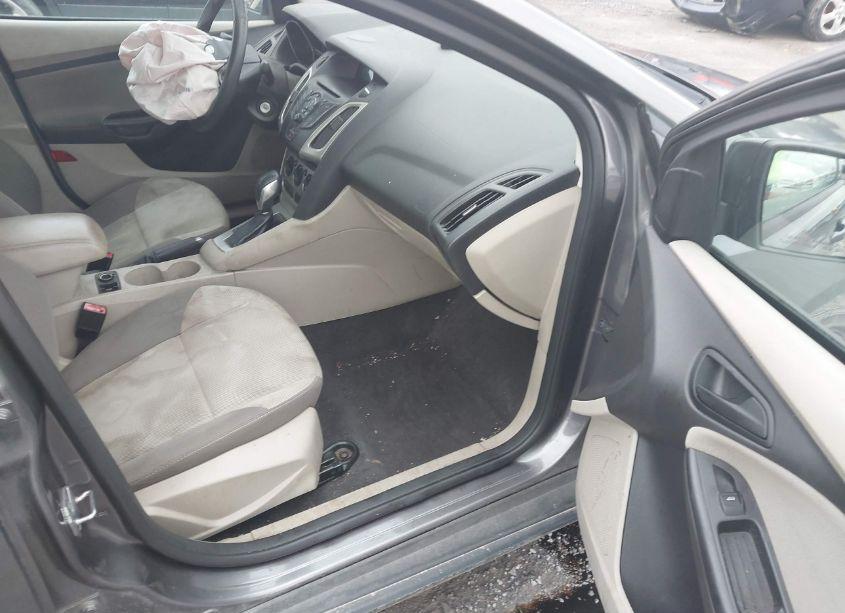 Photo 5 of 2012 Ford Focus SE (VIN 1FAHP3F24CL478360)