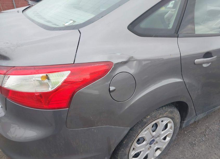 Photo 6 of 2012 Ford Focus SE (VIN 1FAHP3F24CL478360)