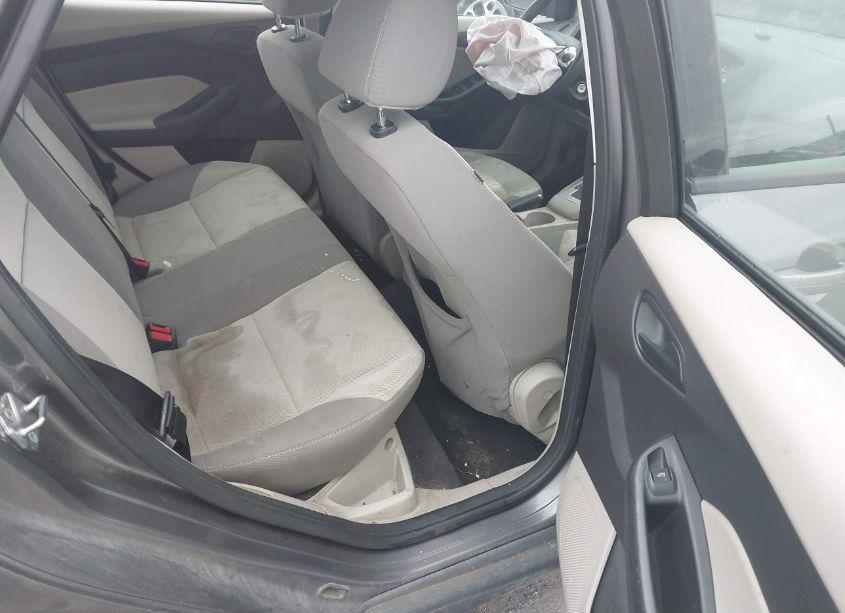 Photo 8 of 2012 Ford Focus SE (VIN 1FAHP3F24CL478360)