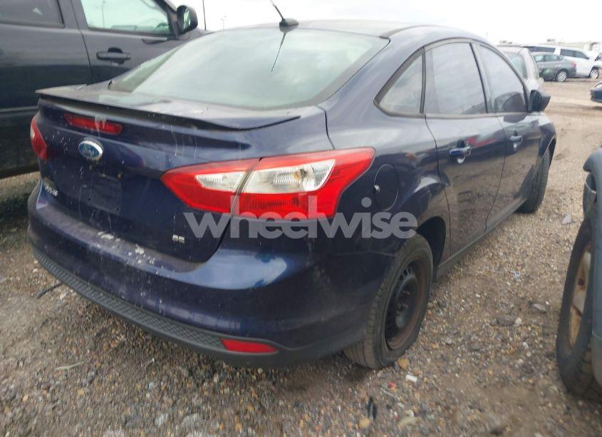 Photo 4 of 2012 Ford Focus SE (VIN 1FAHP3F25CL109359)