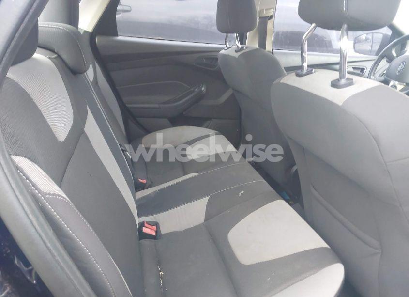 Photo 8 of 2012 Ford Focus SE (VIN 1FAHP3F25CL109359)