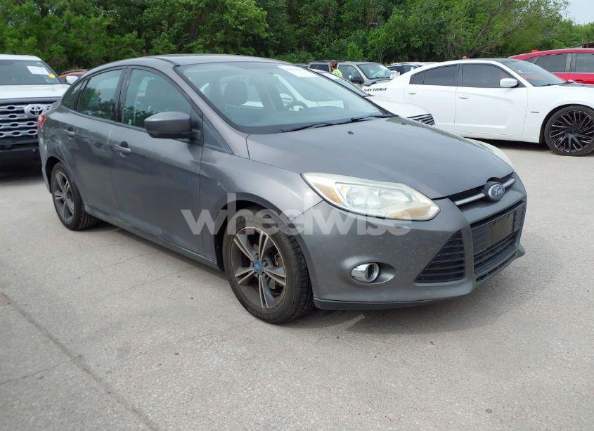 2012 Ford Focus SE (VIN 1FAHP3F25CL122340) main photo