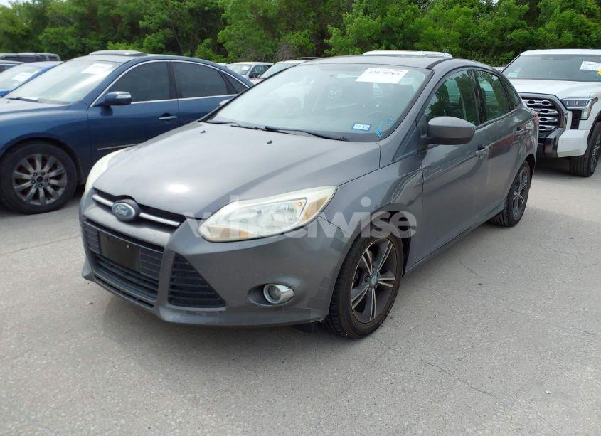 Photo 2 of 2012 Ford Focus SE (VIN 1FAHP3F25CL122340)
