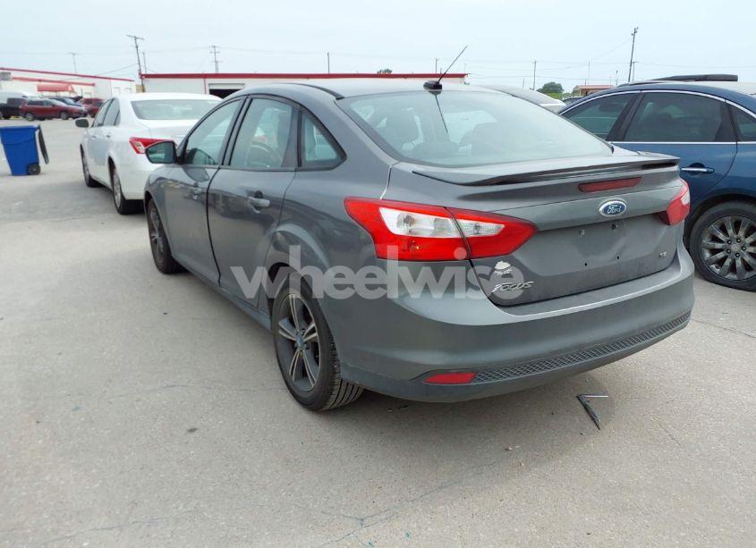 Photo 3 of 2012 Ford Focus SE (VIN 1FAHP3F25CL122340)