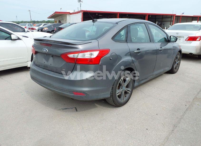 Photo 4 of 2012 Ford Focus SE (VIN 1FAHP3F25CL122340)