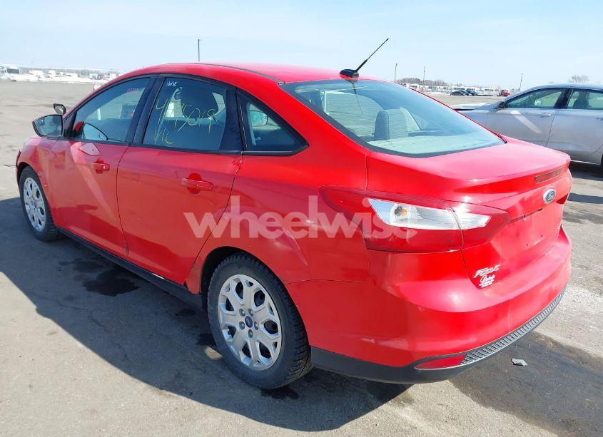 Photo 3 of 2012 Ford Focus SE (VIN 1FAHP3F25CL129983)