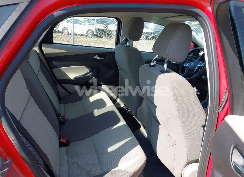 Photo 8 of 2012 Ford Focus SE (VIN 1FAHP3F25CL129983)