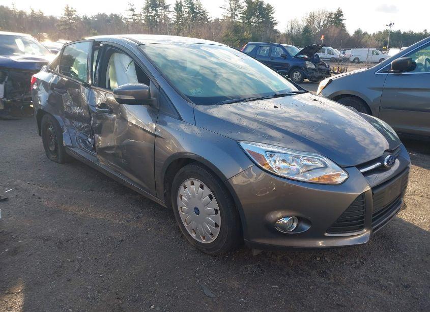 2012 Ford Focus SE (VIN 1FAHP3F25CL149277) main photo