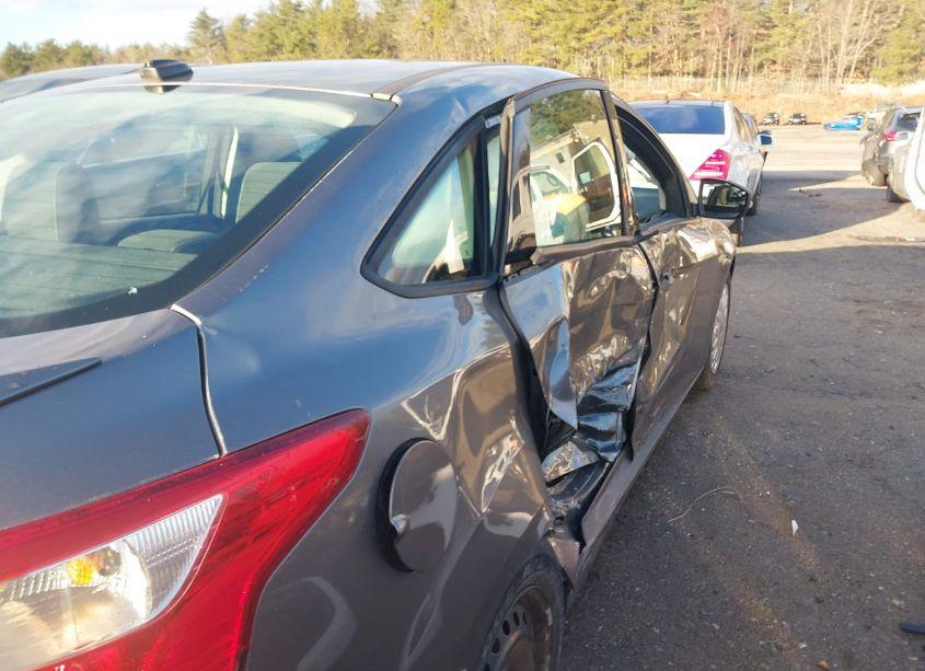 Photo 13 of 2012 Ford Focus SE (VIN 1FAHP3F25CL149277)