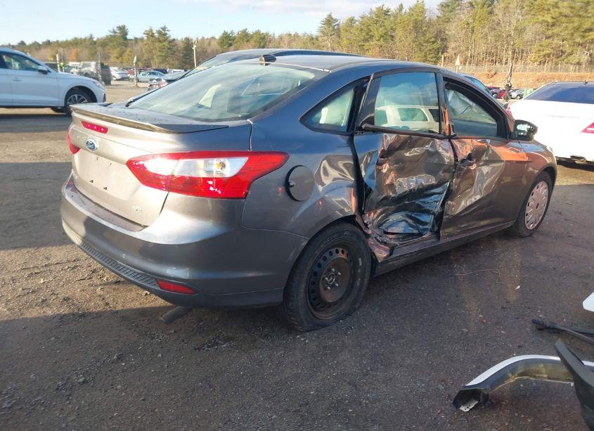 Photo 4 of 2012 Ford Focus SE (VIN 1FAHP3F25CL149277)