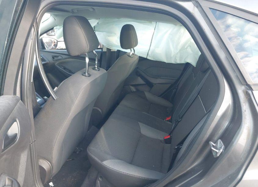 Photo 8 of 2012 Ford Focus SE (VIN 1FAHP3F25CL149277)