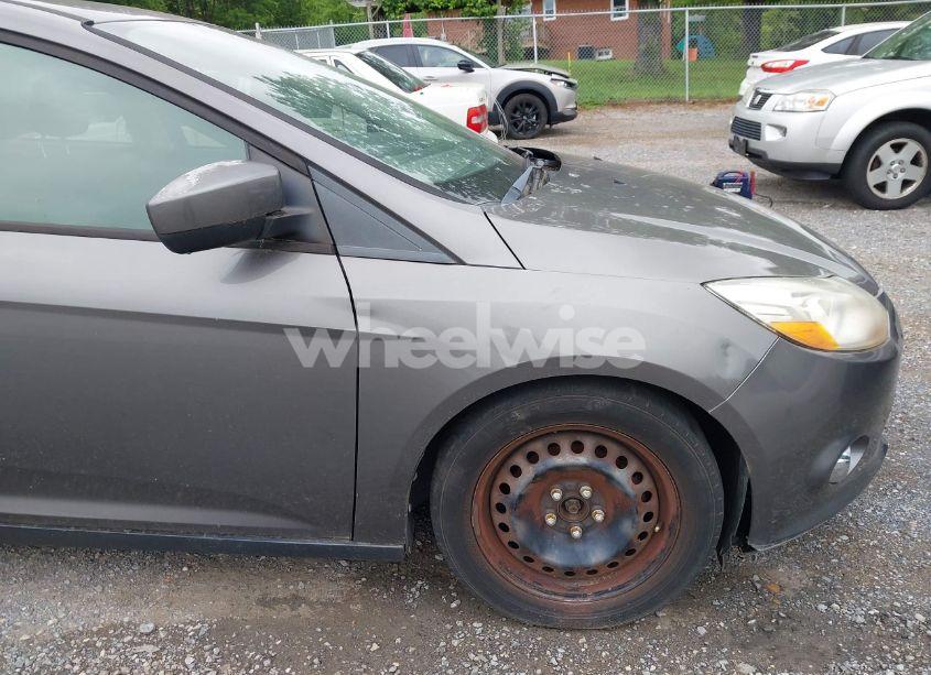 Photo 17 of 2012 Ford Focus SE (VIN 1FAHP3F25CL192159)