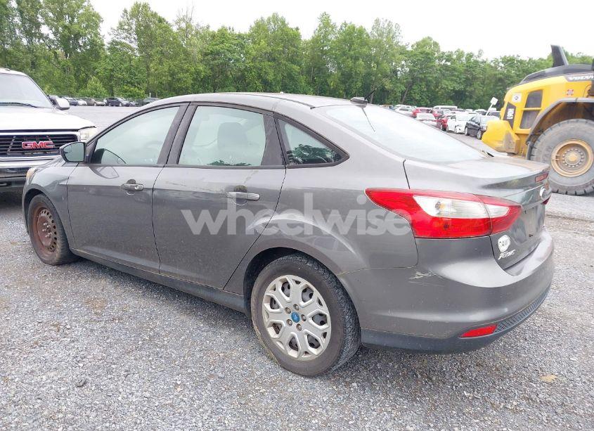 Photo 6 of 2012 Ford Focus SE (VIN 1FAHP3F25CL192159)