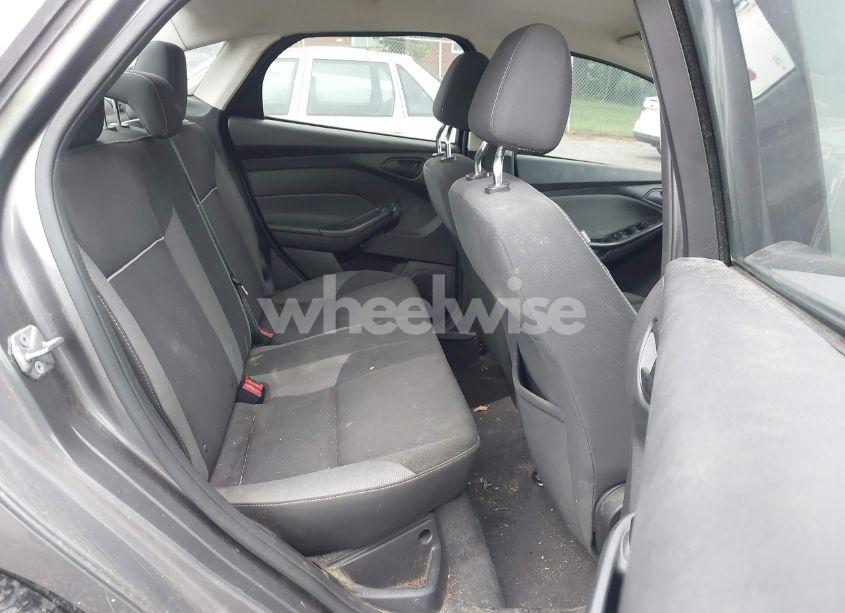 Photo 8 of 2012 Ford Focus SE (VIN 1FAHP3F25CL192159)