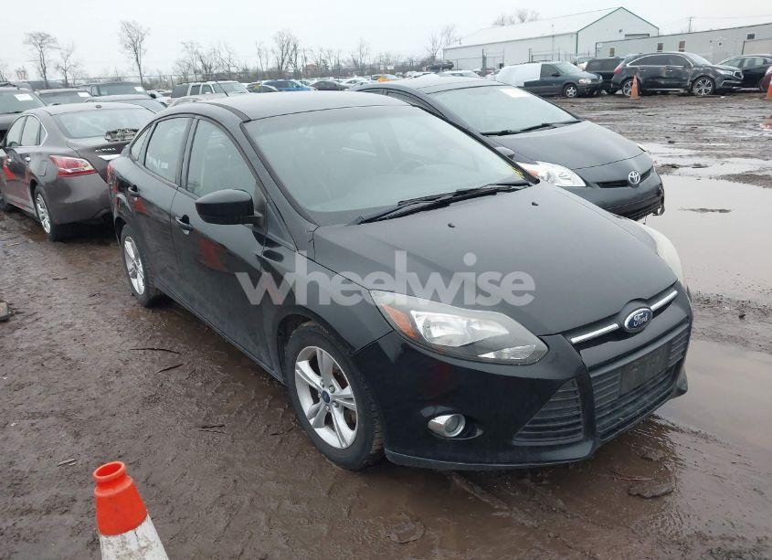2012 Ford Focus SE (VIN 1FAHP3F25CL210000) main photo