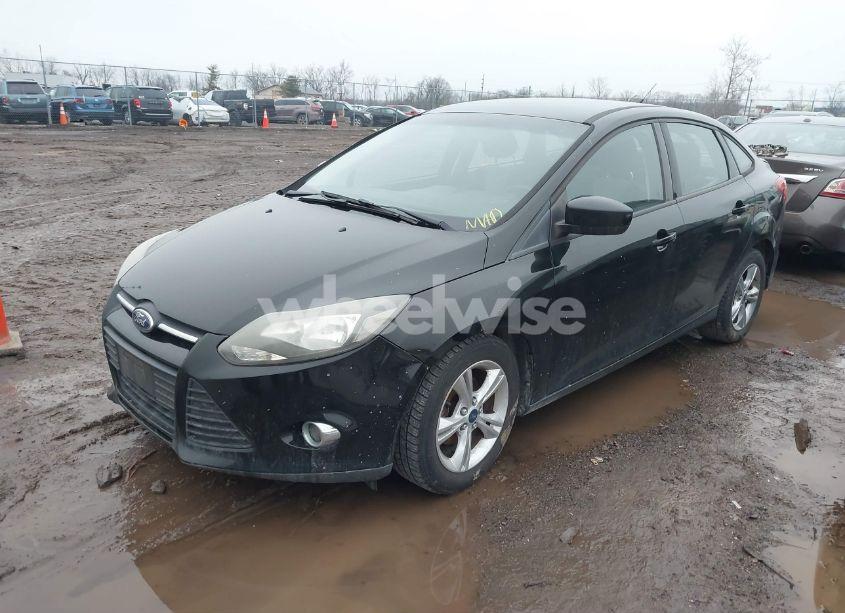 Photo 2 of 2012 Ford Focus SE (VIN 1FAHP3F25CL210000)