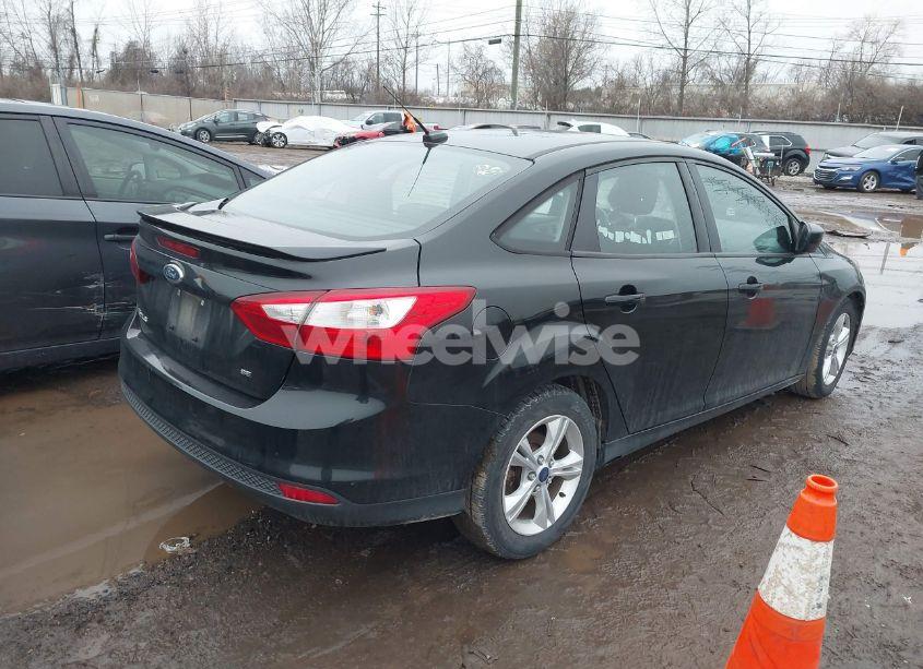 Photo 4 of 2012 Ford Focus SE (VIN 1FAHP3F25CL210000)