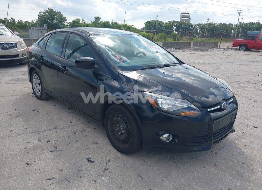 2012 Ford Focus SE (VIN 1FAHP3F25CL221093) main photo