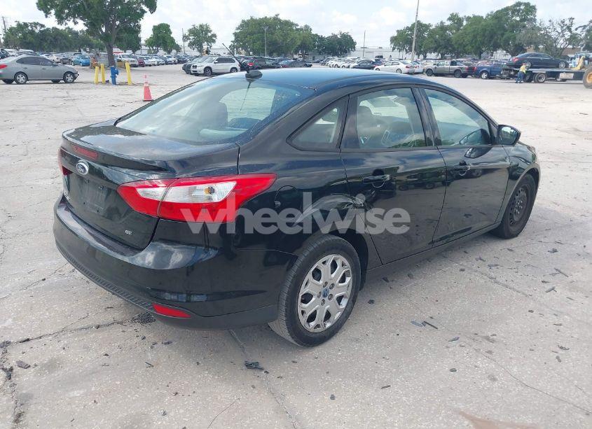 Photo 4 of 2012 Ford Focus SE (VIN 1FAHP3F25CL221093)