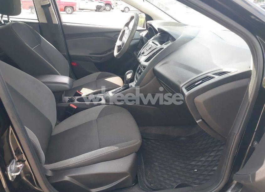 Photo 5 of 2012 Ford Focus SE (VIN 1FAHP3F25CL221093)