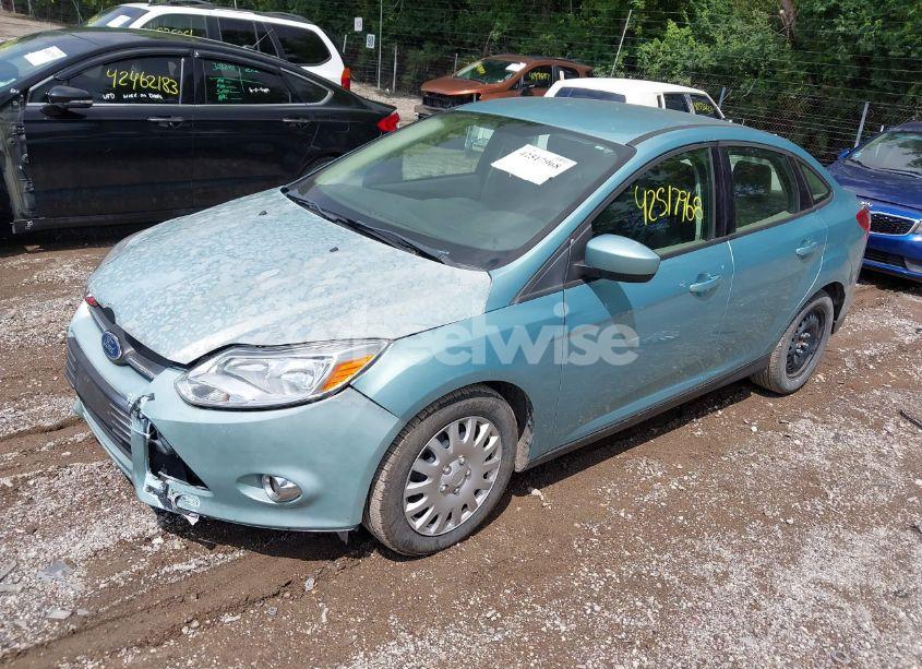 Photo 2 of 2012 Ford Focus SE (VIN 1FAHP3F25CL261609)