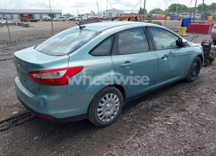 Photo 4 of 2012 Ford Focus SE (VIN 1FAHP3F25CL261609)