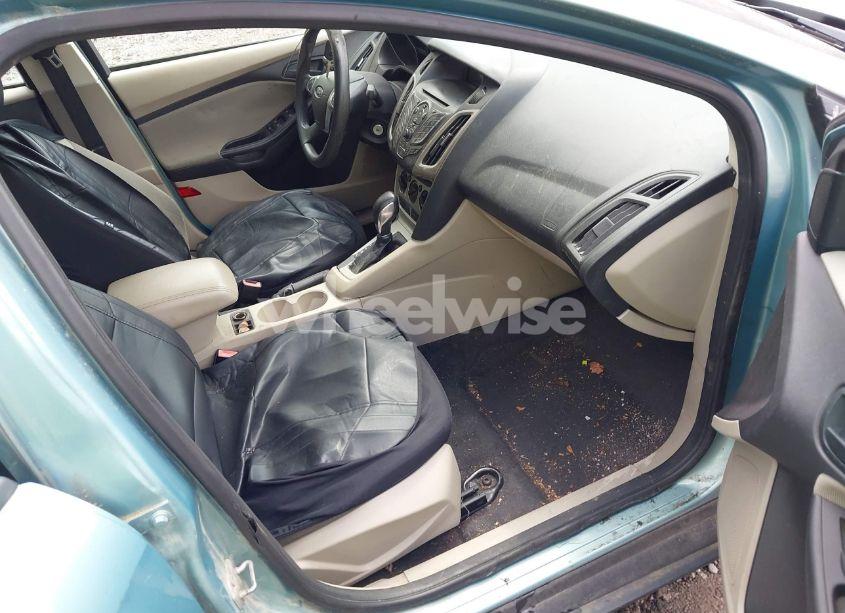 Photo 5 of 2012 Ford Focus SE (VIN 1FAHP3F25CL261609)