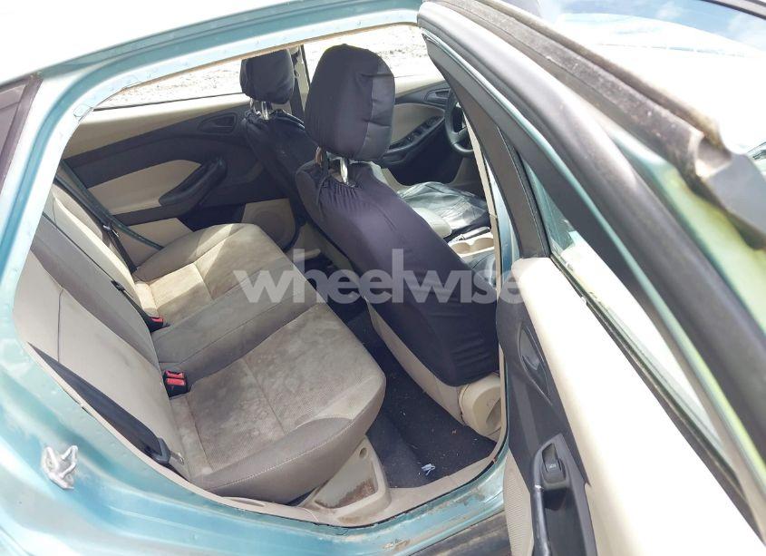 Photo 8 of 2012 Ford Focus SE (VIN 1FAHP3F25CL261609)