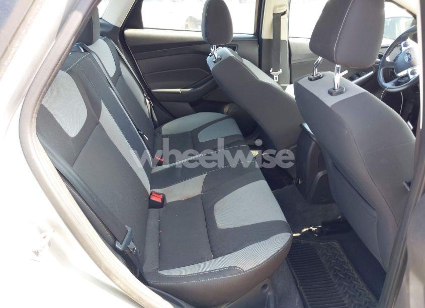 Photo 8 of 2012 Ford Focus SE (VIN 1FAHP3F25CL274148)