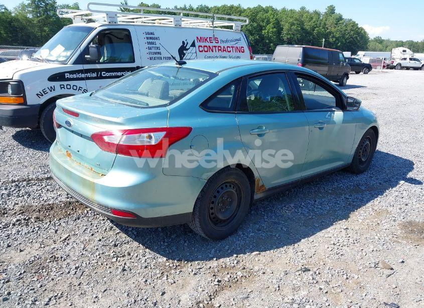 Photo 4 of 2012 Ford Focus SE (VIN 1FAHP3F25CL307066)