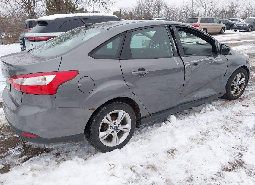 Photo 4 of 2012 Ford Focus SE (VIN 1FAHP3F25CL311621)