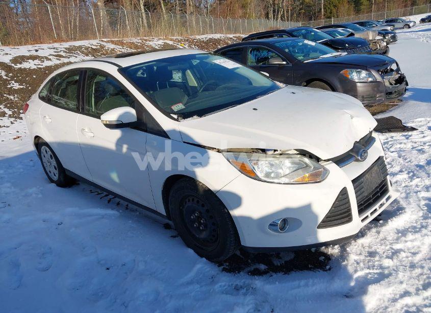 2012 Ford Focus SE (VIN 1FAHP3F25CL345610) main photo