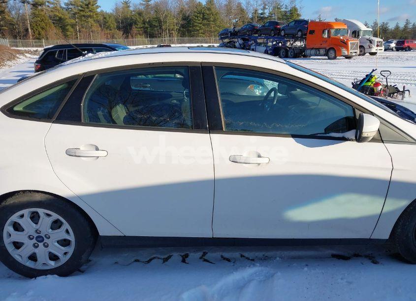 Photo 14 of 2012 Ford Focus SE (VIN 1FAHP3F25CL345610)