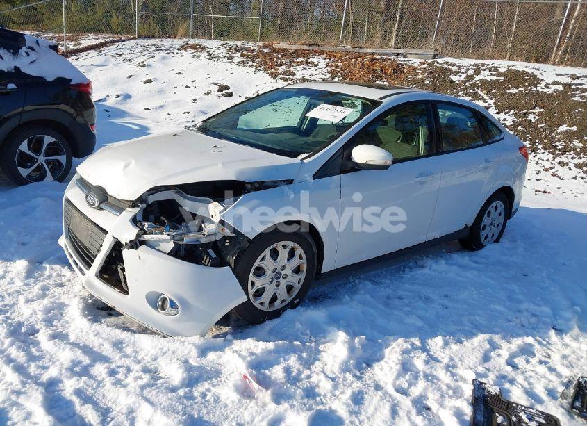 Photo 2 of 2012 Ford Focus SE (VIN 1FAHP3F25CL345610)