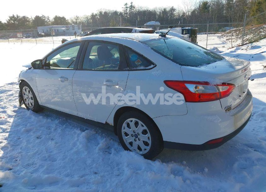 Photo 3 of 2012 Ford Focus SE (VIN 1FAHP3F25CL345610)