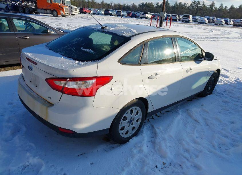 Photo 4 of 2012 Ford Focus SE (VIN 1FAHP3F25CL345610)