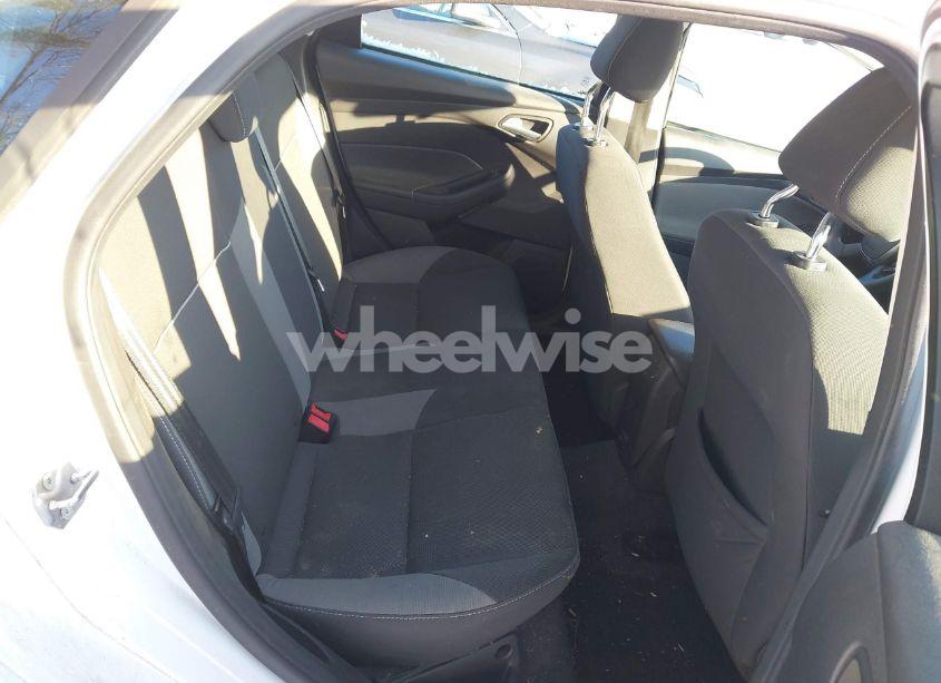Photo 8 of 2012 Ford Focus SE (VIN 1FAHP3F25CL345610)
