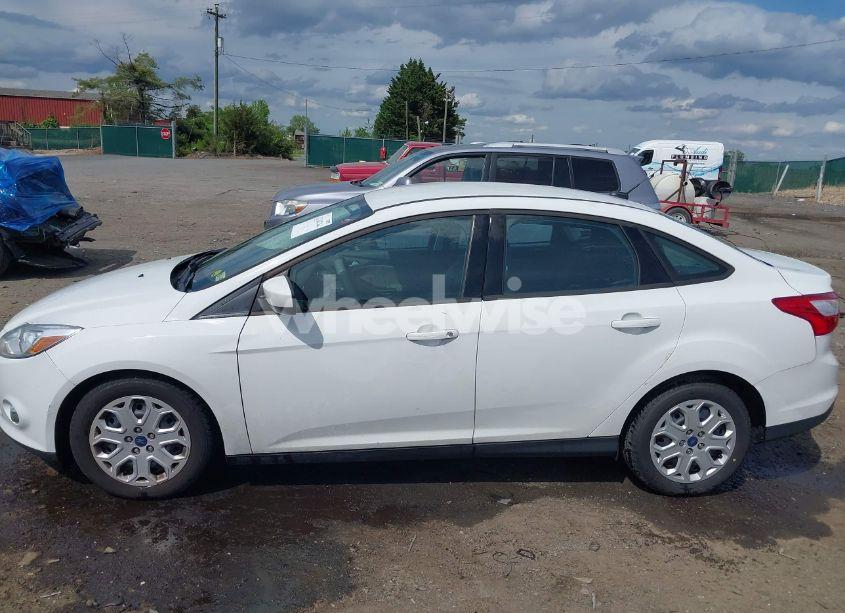 Photo 14 of 2012 Ford Focus SE (VIN 1FAHP3F25CL370507)