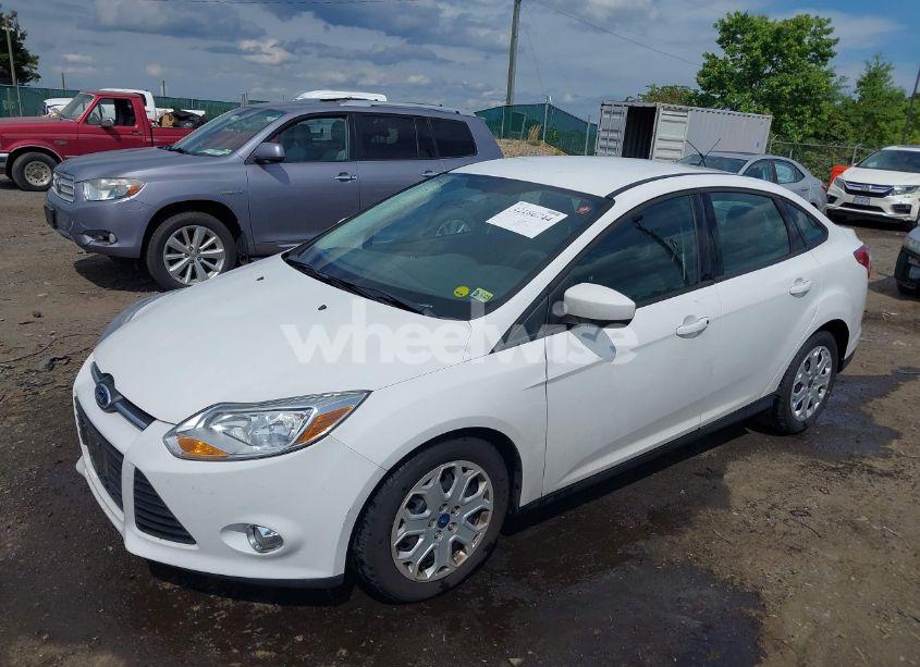 Photo 2 of 2012 Ford Focus SE (VIN 1FAHP3F25CL370507)