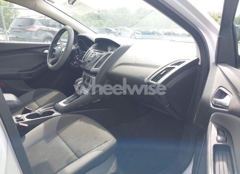 Photo 5 of 2012 Ford Focus SE (VIN 1FAHP3F25CL370507)