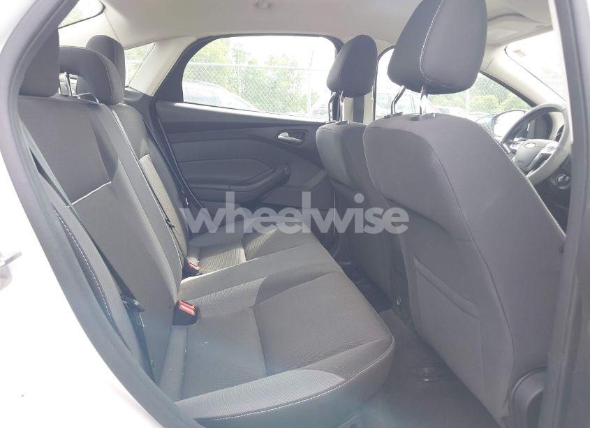 Photo 8 of 2012 Ford Focus SE (VIN 1FAHP3F25CL370507)