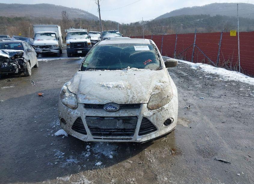 Photo 12 of 2012 Ford Focus SE (VIN 1FAHP3F25CL392538)